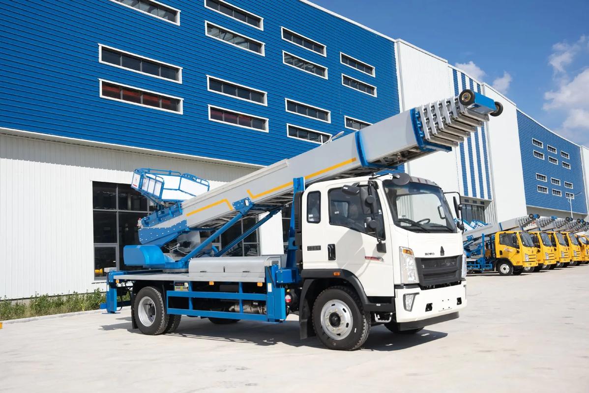 三河出租云梯车高空作业车 建筑垃圾搬运